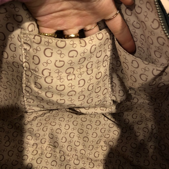 GUESS purse - Picture 5 of 5